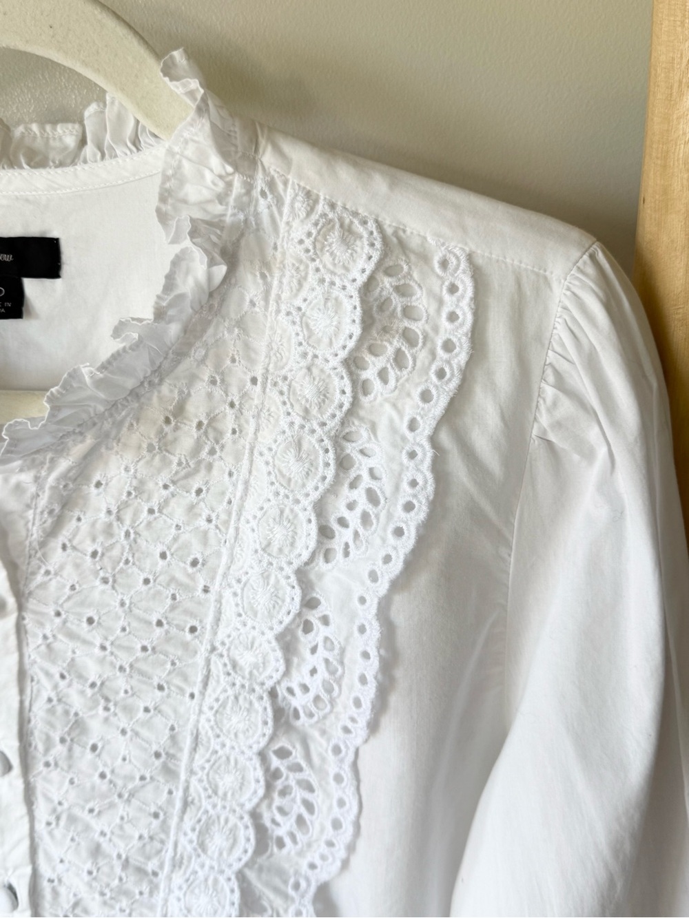 J. Crew White Ruffle Collar Eyelet Lightweight Cotton Long Sleeve Blouse Top 10 - Picture 10 of 14